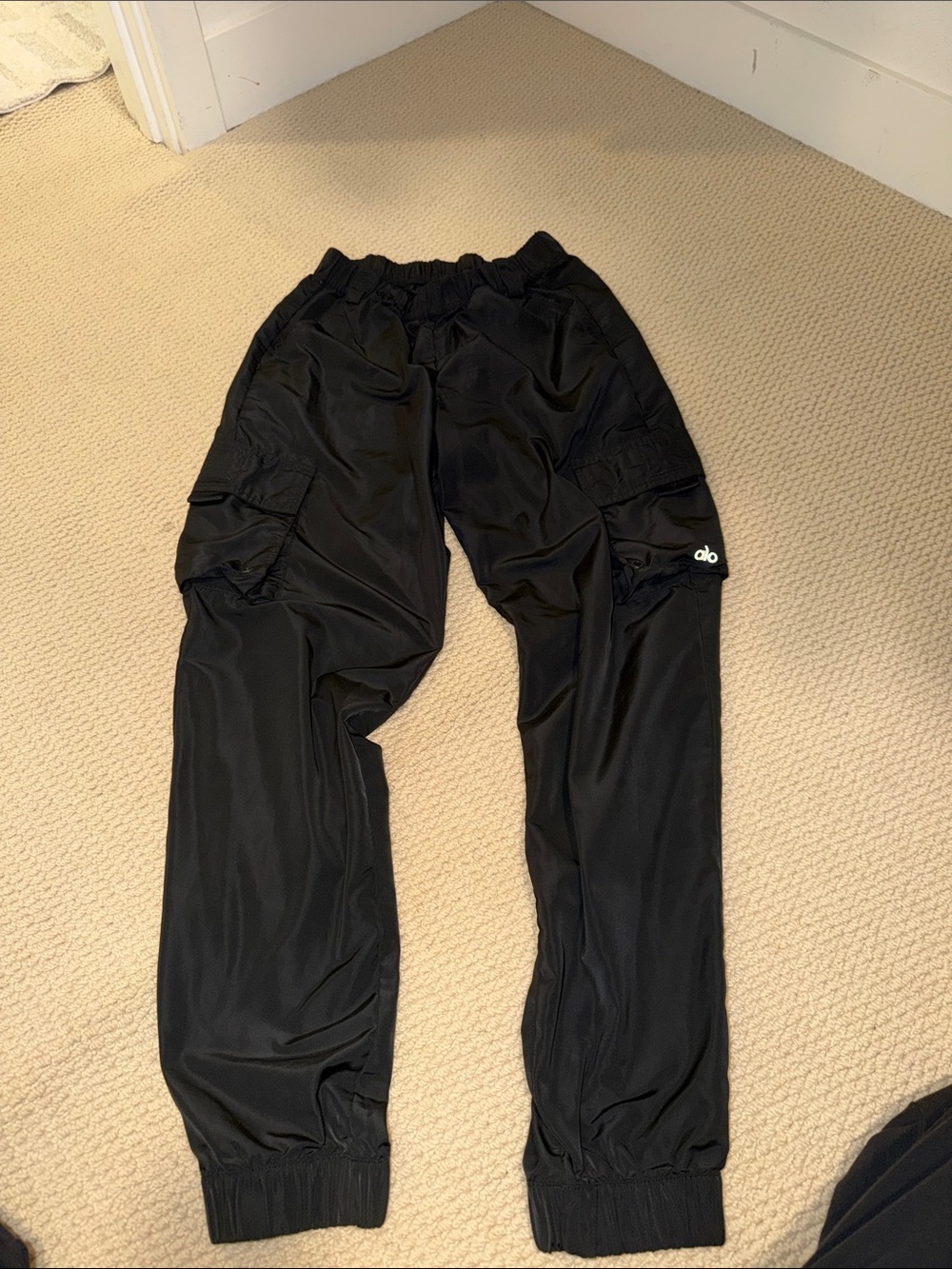 Black nylon Alo joggers xxs